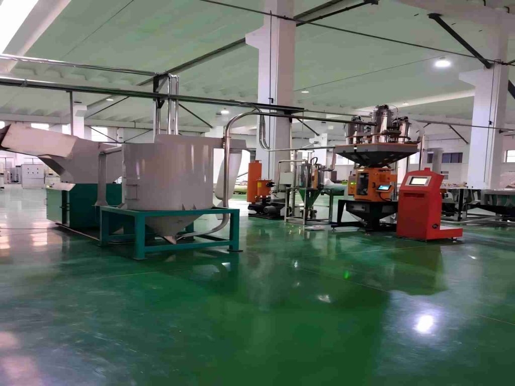 Can Precision in PET Beverage Bottle Blow Molding Machine Design Boost Your Production
